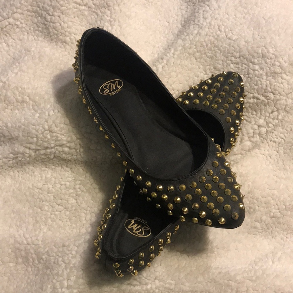 Stud flats